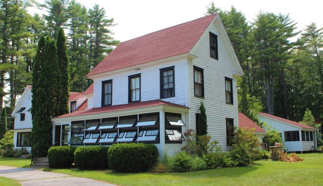 Haven Apartment-Private Beach-Pets Welcome - Round Table Lodge, Sebago, Maine