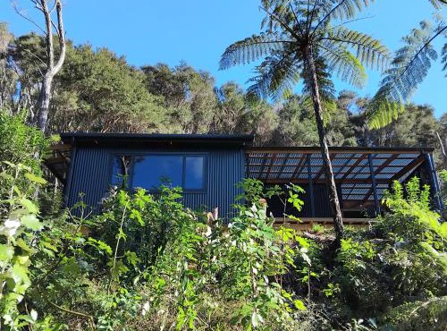 Haven Cabin - No road access - just a boat ride away