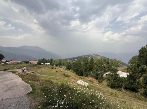 Haven Cliffside - 3BR Villa with Valley Views, Bhurban