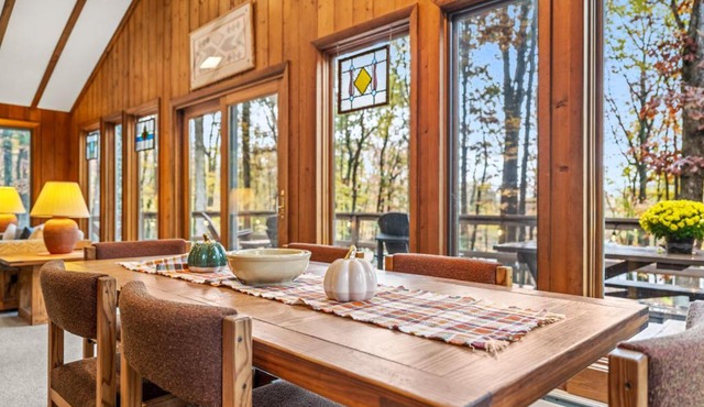 Haven Home - Deck, Grill, Hiking, Pool Access, Games, Community Playground and Tennis Courts