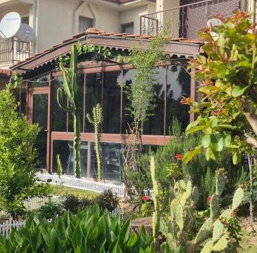 Havuzlu Bahçeli Müstakil Villa