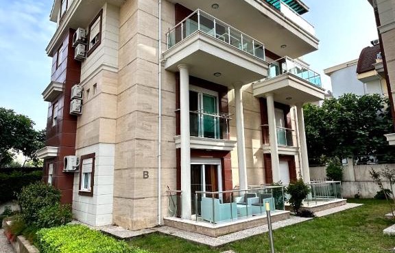 Havuzlu Sitede Lüks Dubleks Villa