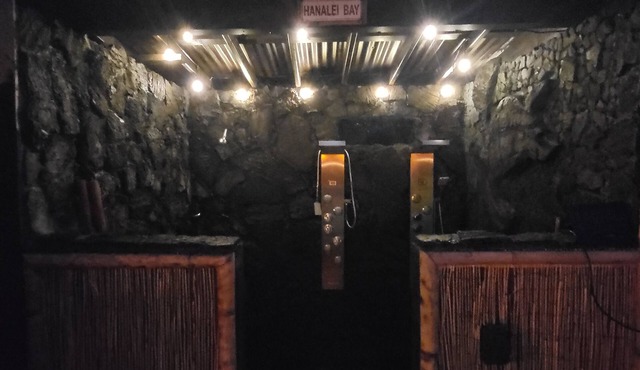 Hawaiian Naturist Park. Clothing optional bed and breakfast. Cabin 3