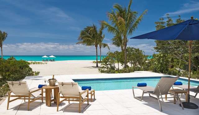 Hawksbill Beach House – Timeless Caribbean Charm on Grace Bay Beach