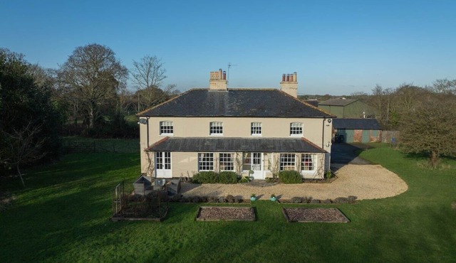 Hawthorne Traditional Farmhouse