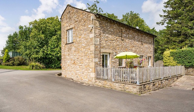 HAY BARN, pet friendly, luxury holiday cottage in Ingleton
