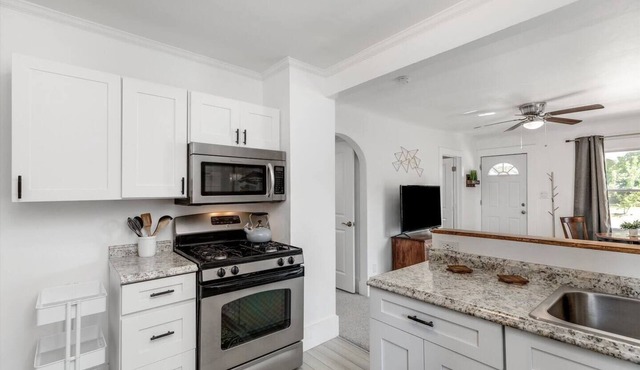 Hazel Park Comfy Cottage