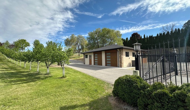 Hazelnut Farm Vacation Cottage