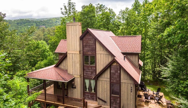 Headwaters Hideaway 2 bed 2 and a half bath home in gated community near Banner Elk