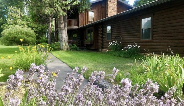 Headwaters Lodge of Mount Shasta