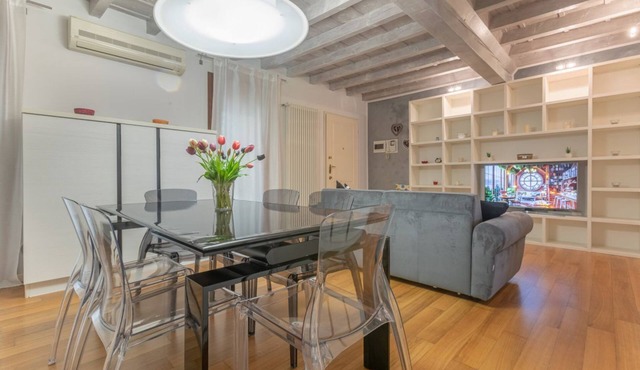 Heart of Ferrara's History Apartment