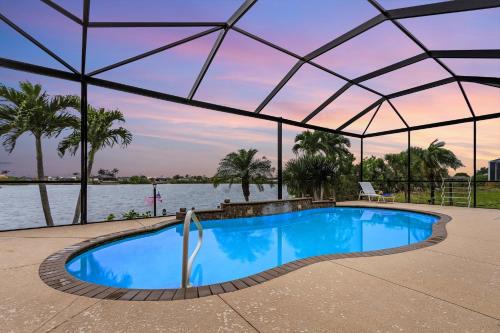 Heated Pool and Backs onto Freshwater Lake - Billie