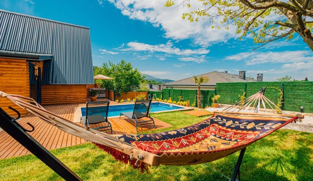 Heated Pool and Jacuzzi Bungalow