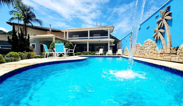 Heated Pool, High Standard, 5 Suites, Gourmet Balcony