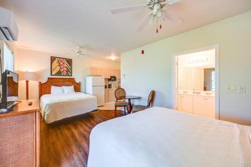 Heated Pool, Private Patio: Naples Resort Retreat!