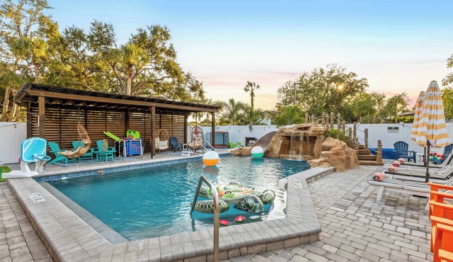 Heated Pool & Slide - Games - Min to IMG-Sleeps 10