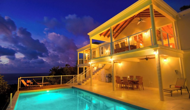 heavenly sunsets, stroll to the beach & pool fun at Flamingo Sunset!