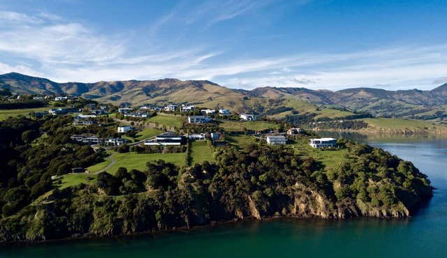 Hector's Tiny House - Akaroa Holiday Home