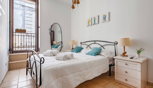 Helios Room 1, Conversano, Italy