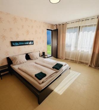 Helle 2-Zimmer Erdgeschosswohnung mit Terrasse