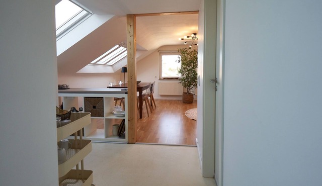 Helle, Gemütliche Dachgeschosswohnung mit Blick Über das Neckartal