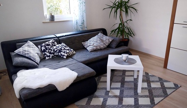 Helle und Gemütlich Eingerichtet Ferienwohnung mit Voll Ausgestatteter Küche