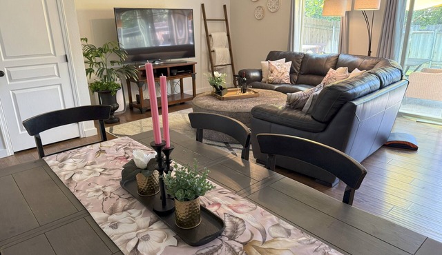 Hello Boise! Charming 3-bedroom townhome 5 min from downtown Boise & Boise State