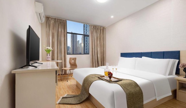 Hello Light Hotel Hankou Railway Station Flagship Store