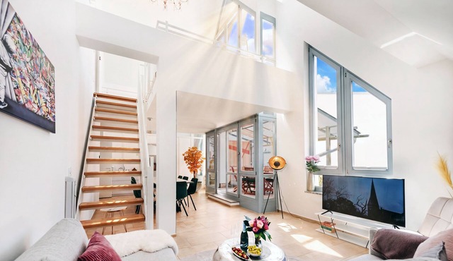 HELLOFLATS: Luxury Penthouse/Balcony/Parking/Center/Therme/MUC Airport