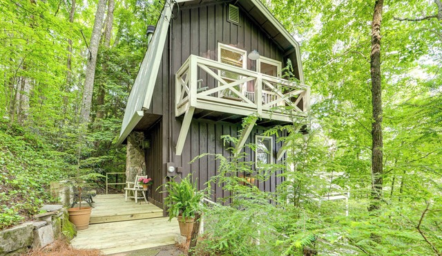 'Hemlock Hideaway' w/Deck + Lake Glenville Views