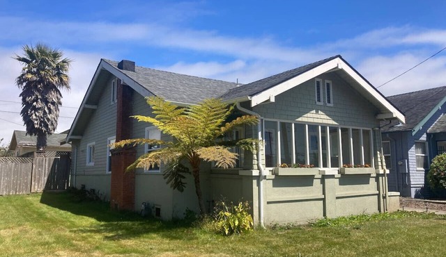 Henderson Hideout-Hot Tub and Pet Friendly!