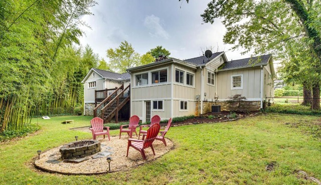 Hendersonville Haven w/Fire Pit, Grill, Deck!
