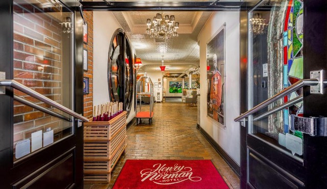 Henry Norman Hotel