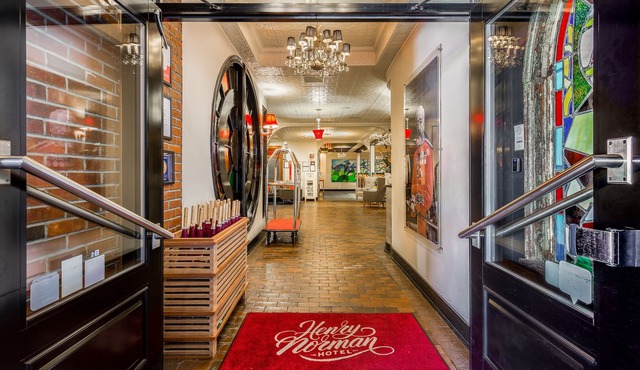 Henry Norman Hotel