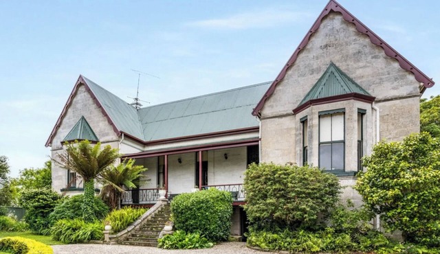 Heritage Accommodation Near The Heart of Mt Gambier