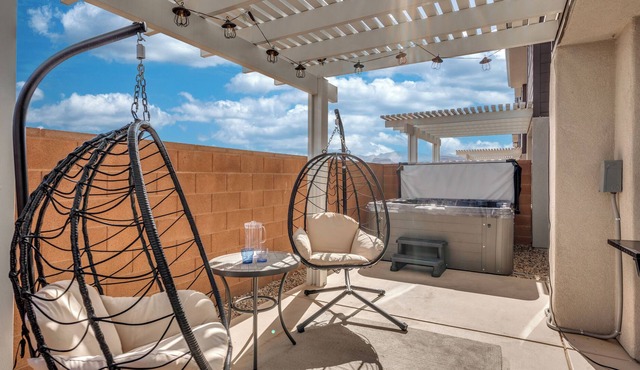 Heritage Pointe 16| Brand New Unit, Private Hot Tub, Grill, & more