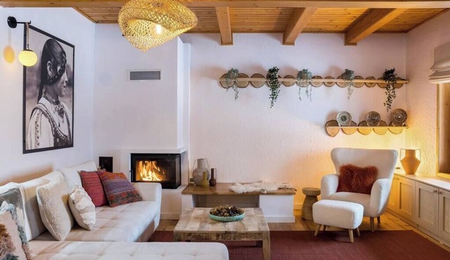 Heritage Villa Predelut - Fireplace and Baby Crib