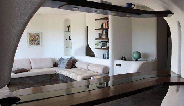 Hermitage-Dahn Modern retreat