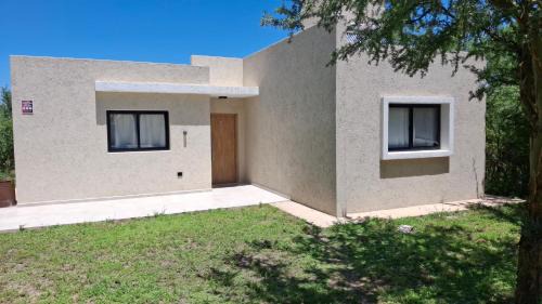 Hermosa Casa Moderna en el Mirador del Lago