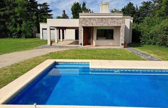 HERMOSA CASAS QUINTA EN JUNIN (BS AS)