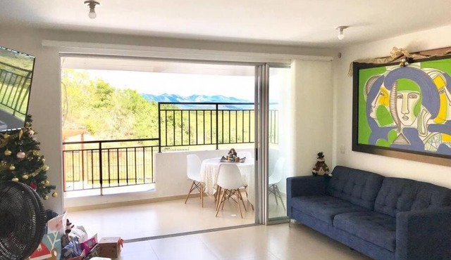 Hermoso apartamento con excelente vista.