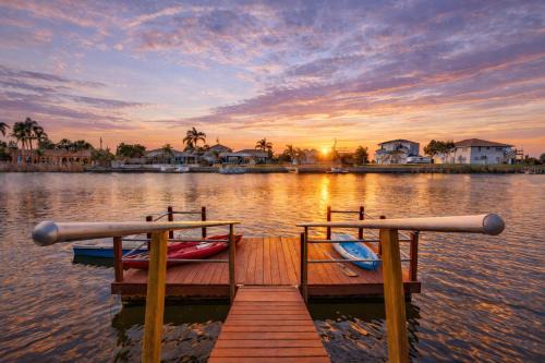 Hernando Beach Waterfront Canal Hot Tub