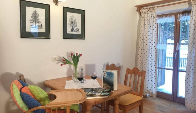 Hessenstein vacation apartment with balcony and view of the countryside
