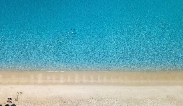 Heyblue Seaside 2 villas - sky above, sand below