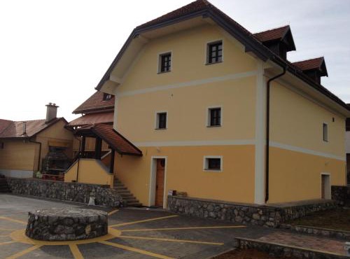 Hiša nasprot Sonca