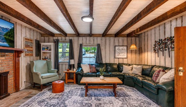 Hickory Haven Lakefront Cabin + Dock