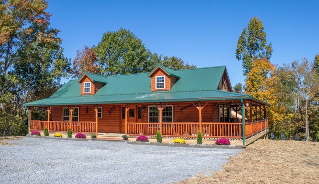 Hickory Ridge Cabin | 3 Bed, 2 Bath