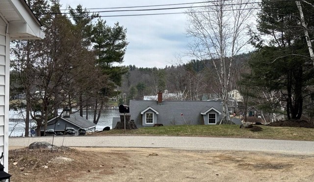 Hidden 4BR-3 bath Gem with lake views, and so much more