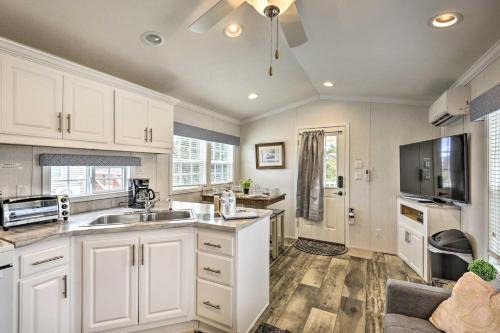 Hidden Gem Cottages & Cozy Suites At Equestrian House