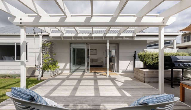 Hidden Gem - Private 2-Bedroom Family-Friendly Bach with Outdoor Deck